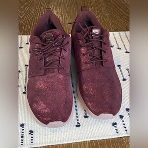 Women’s Nike Roshe Premium Metalic